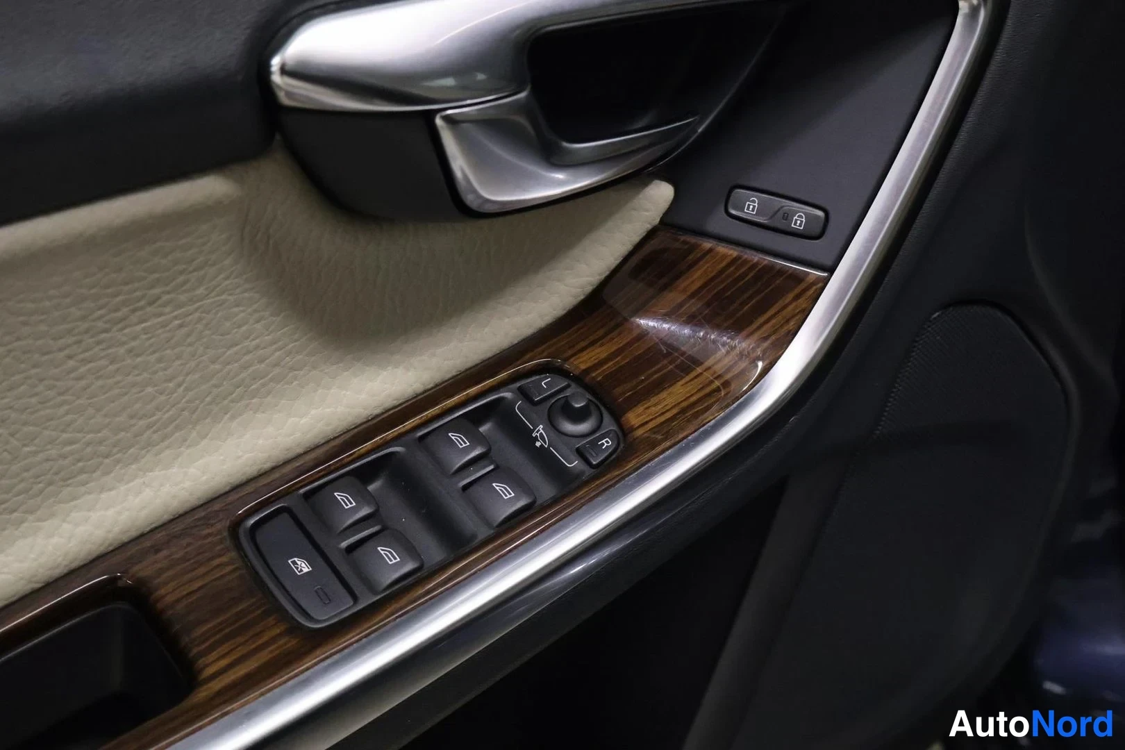 Blå Volvo S60 2011, detalj, bild 18