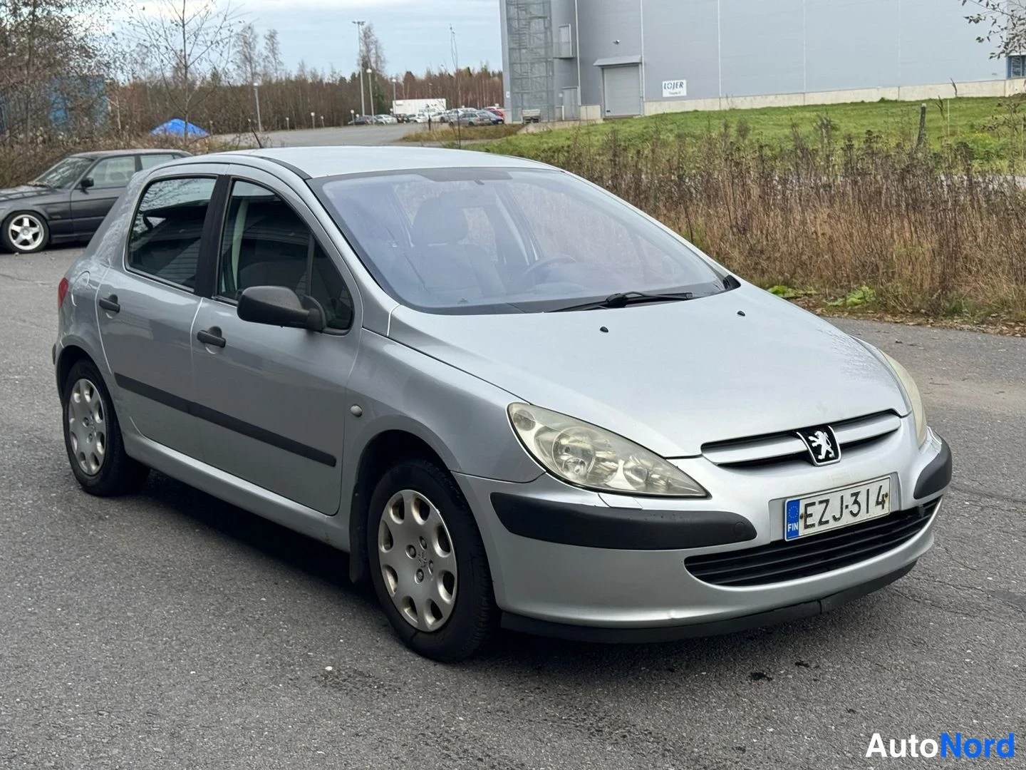 Harmaa Peugeot 307 2002, etuviisto, keula oikealle, kuva 2