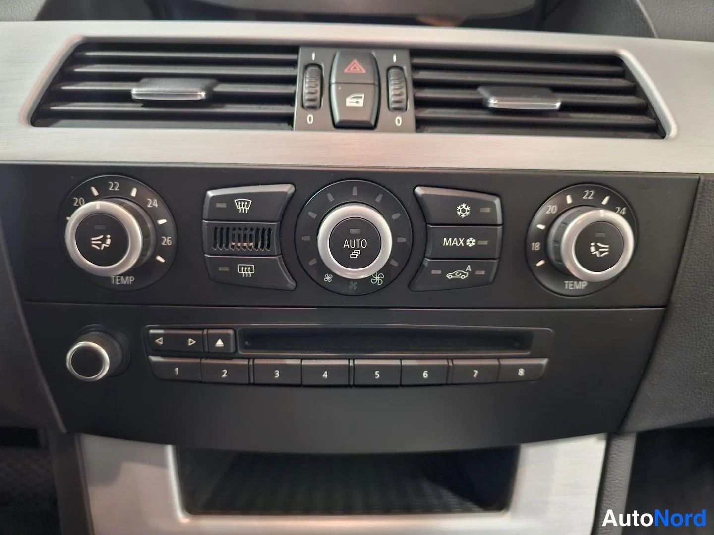 Harmaa BMW 525d xDrive 2008, yksityiskohta, kuva 21