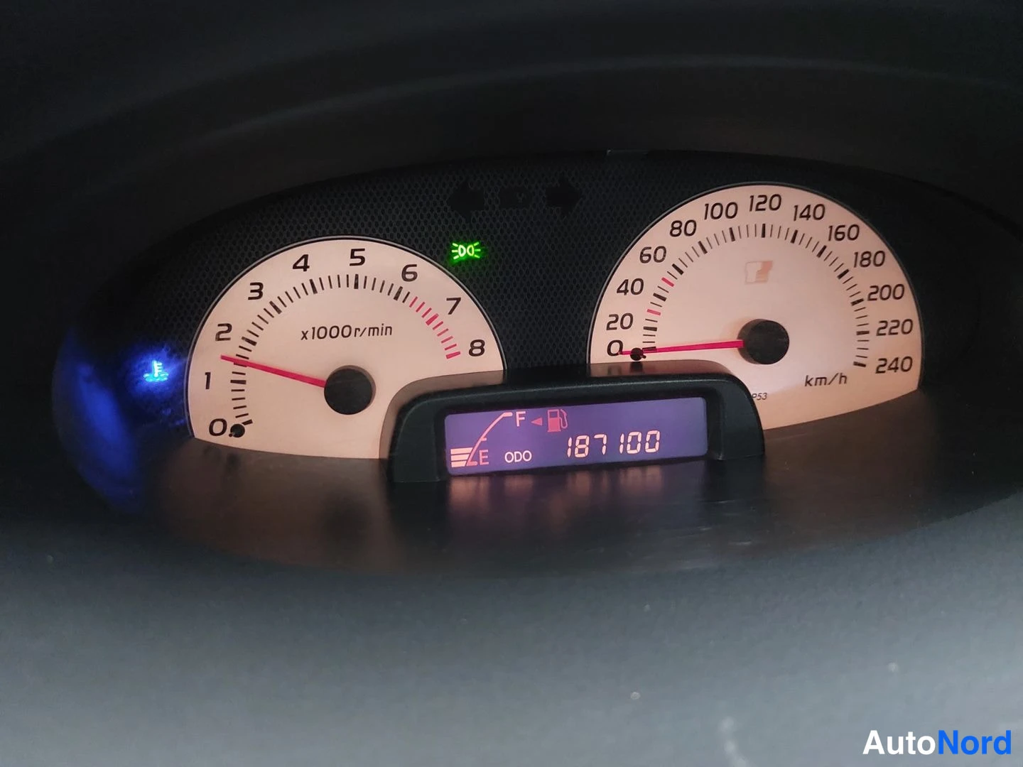 Musta Toyota Yaris 2004, yksityiskohta, kuva 14