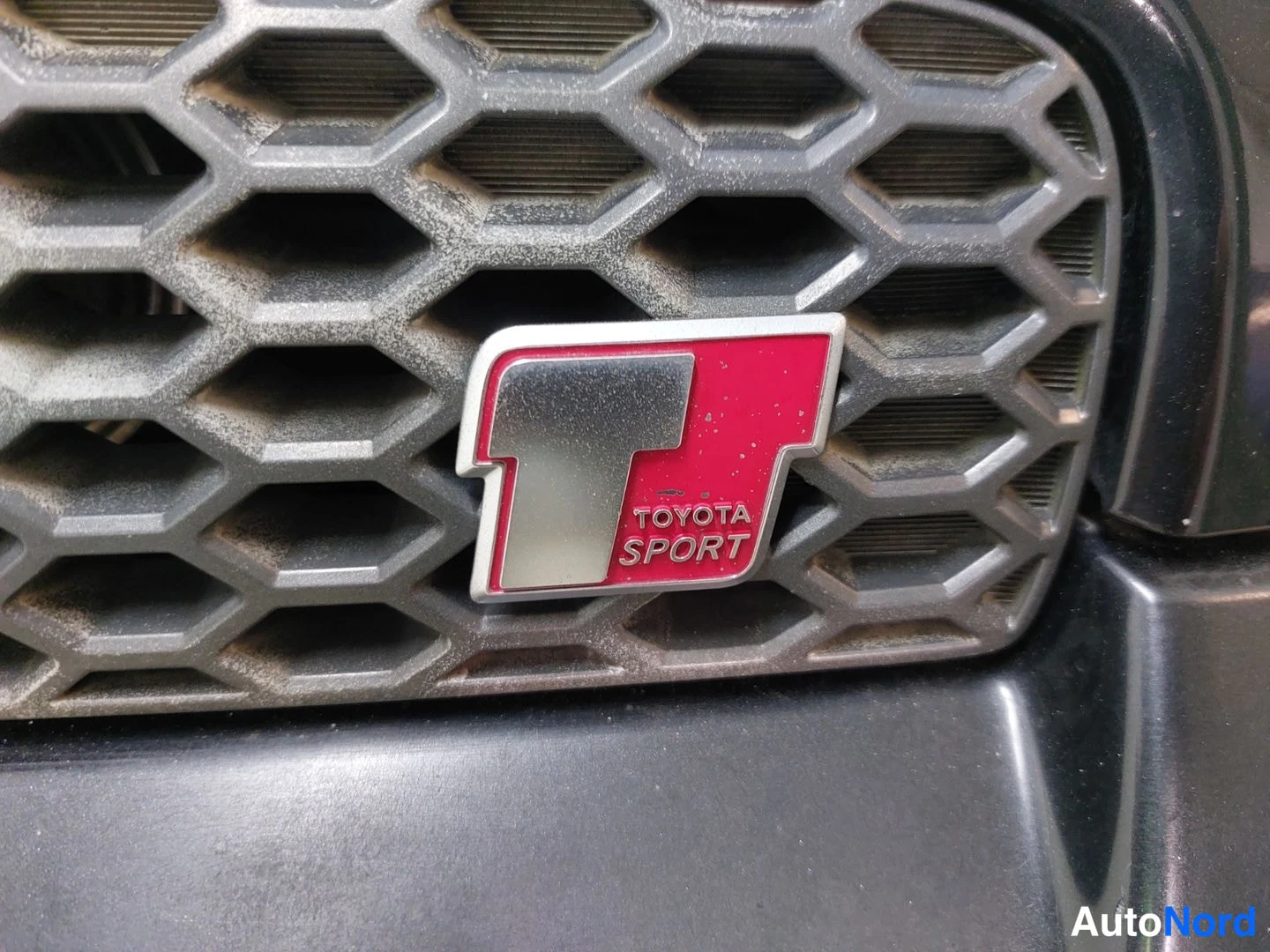 Musta Toyota Yaris 2004, yksityiskohta, kuva 20