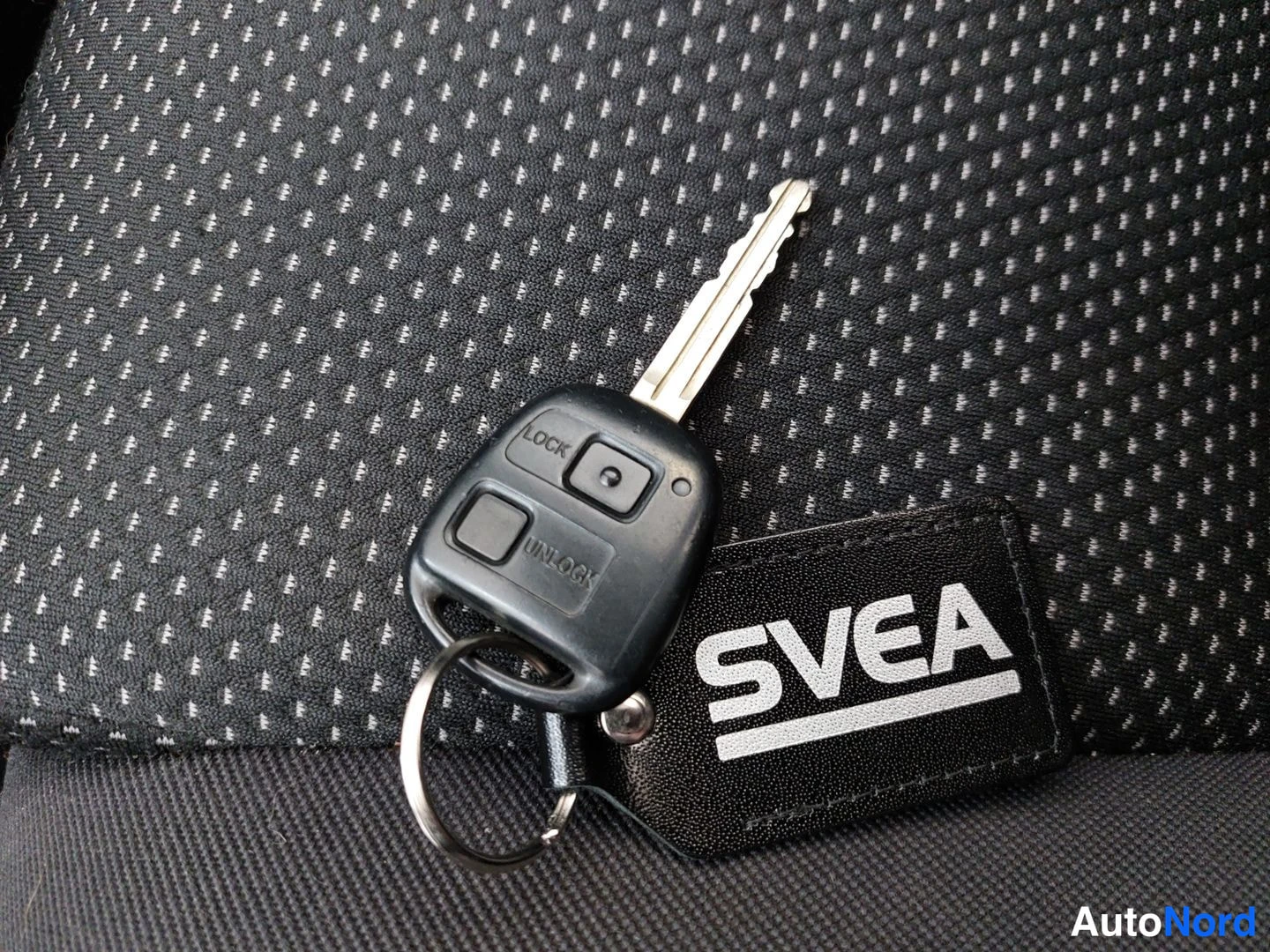 Musta Toyota Yaris 2004, yksityiskohta, kuva 21