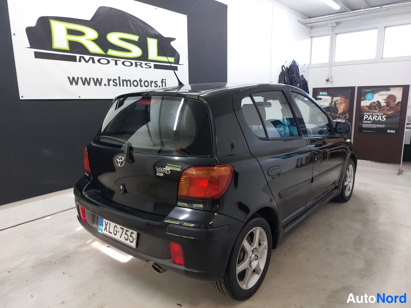 Musta Toyota Yaris 2004, takaviisto, kuva 6
