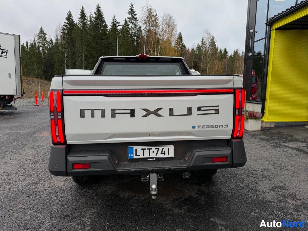 Valkoinen Maxus eTERRON 9 2026, takaa, kuva 10