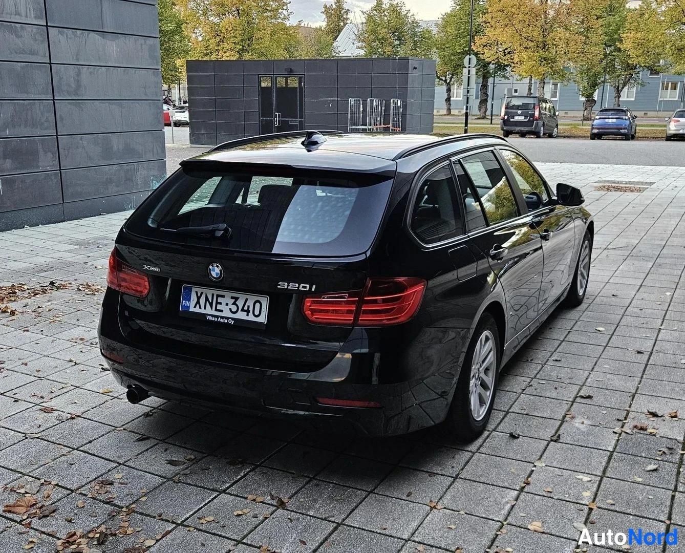 Musta BMW 320i xDrive 2015, takaviisto, kuva 10