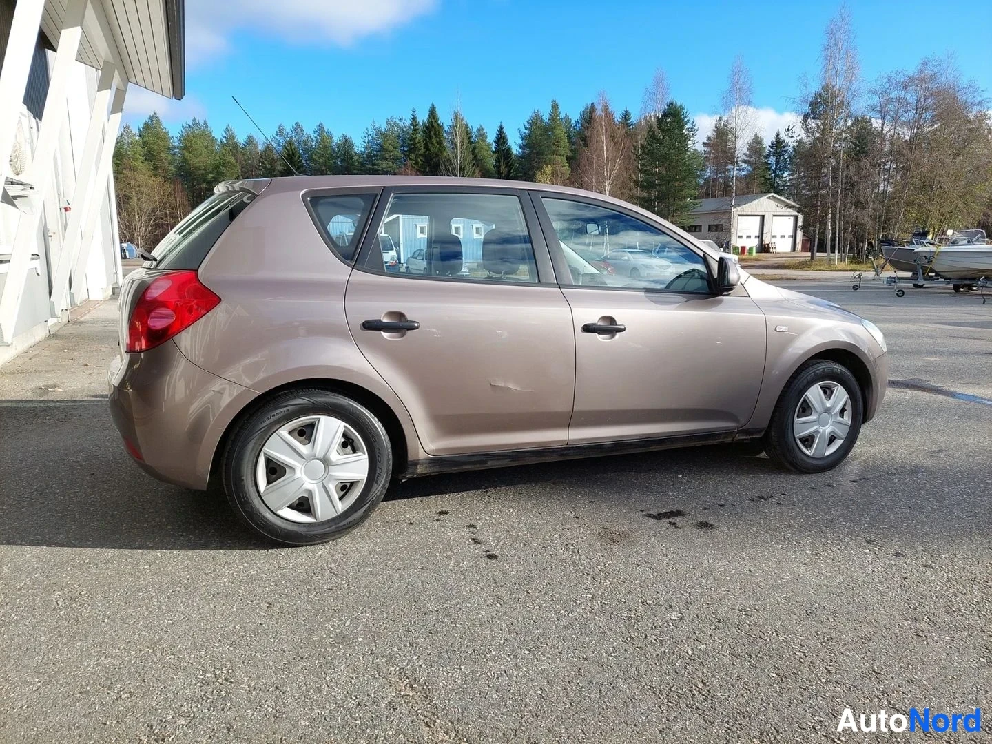 Ruskea Kia Ceed 2007, takaviisto, kuva 5
