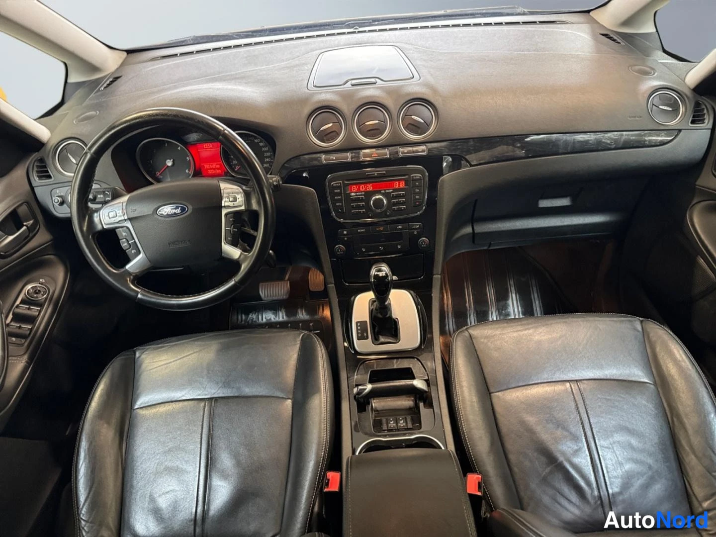 Harmaa Ford Galaxy 2011, ohjaamo, kuva 9