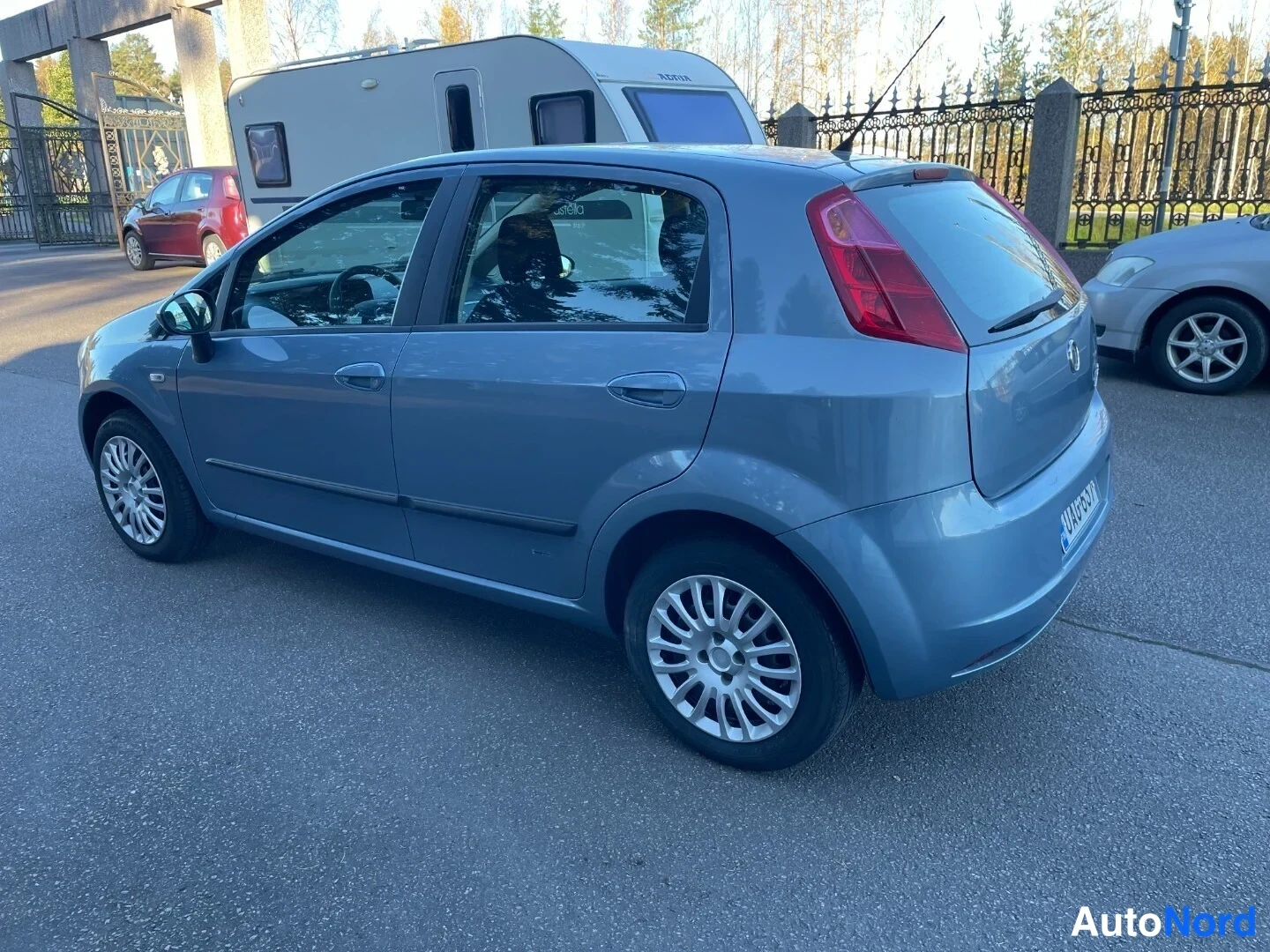 Sininen Fiat Grande Punto 2008, takaviisto, kuva 3