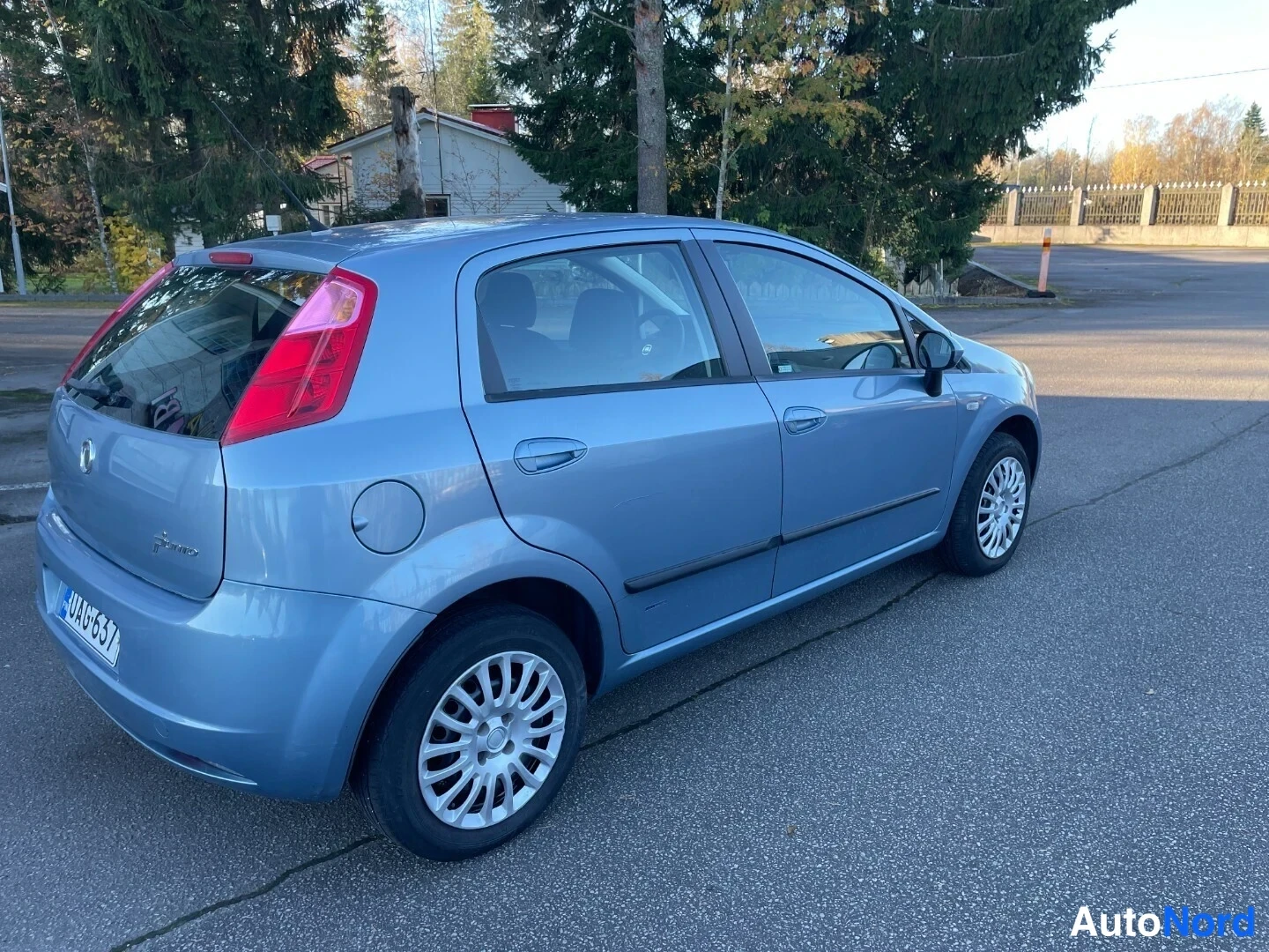 Sininen Fiat Grande Punto 2008, takaviisto, kuva 4