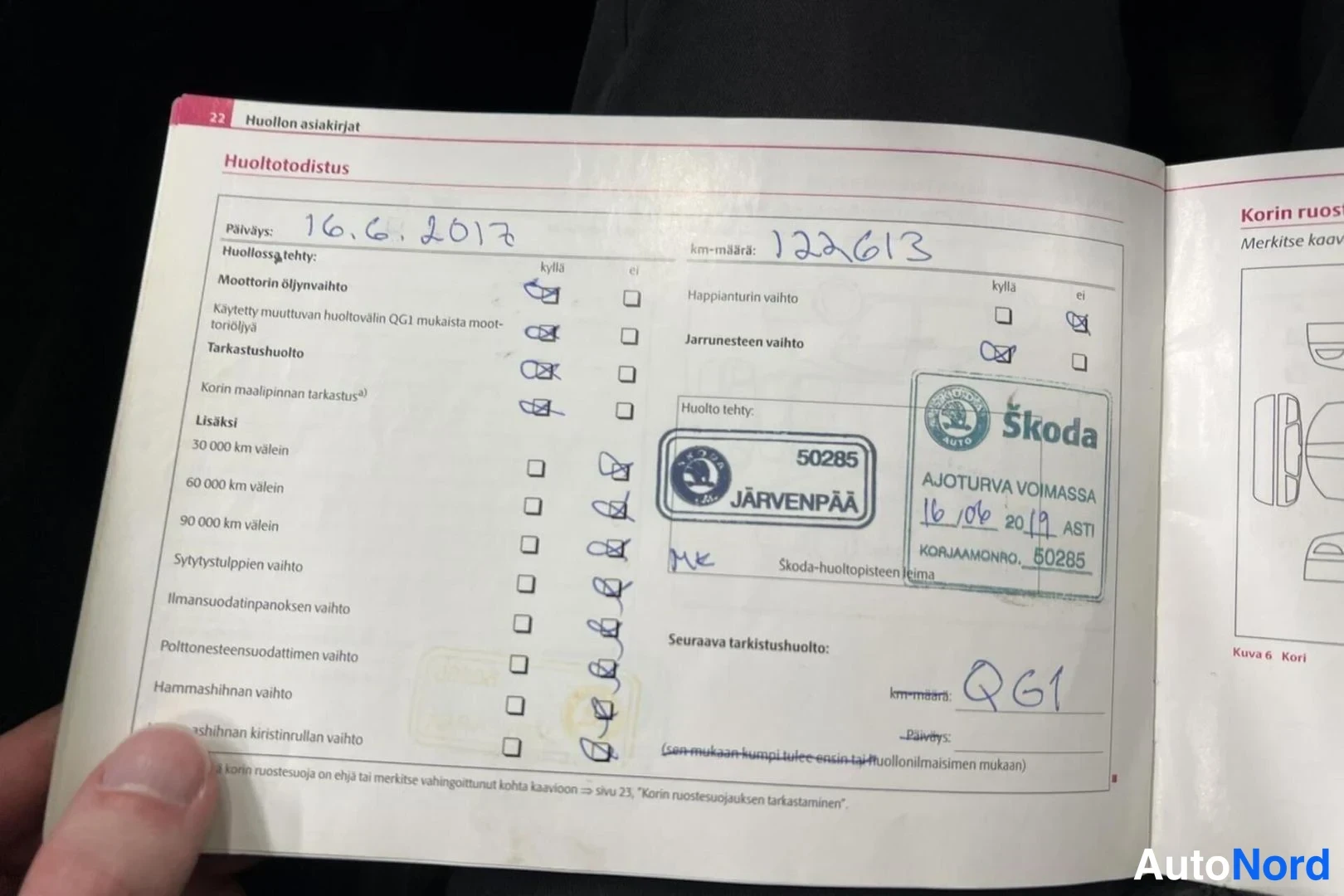 Musta Skoda Octavia 2010, asiakirja, kuva 9