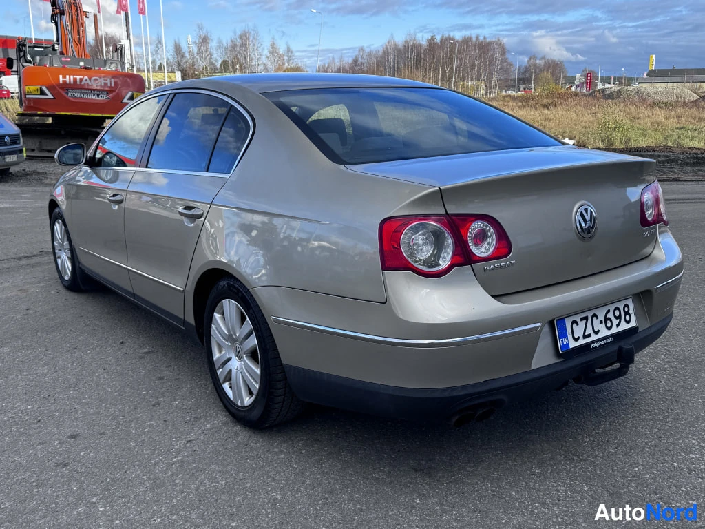 Beige Volkswagen Passat 2006, takaviisto, kuva 3