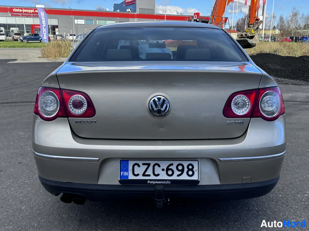 Beige Volkswagen Passat 2006, takaa, kuva 5