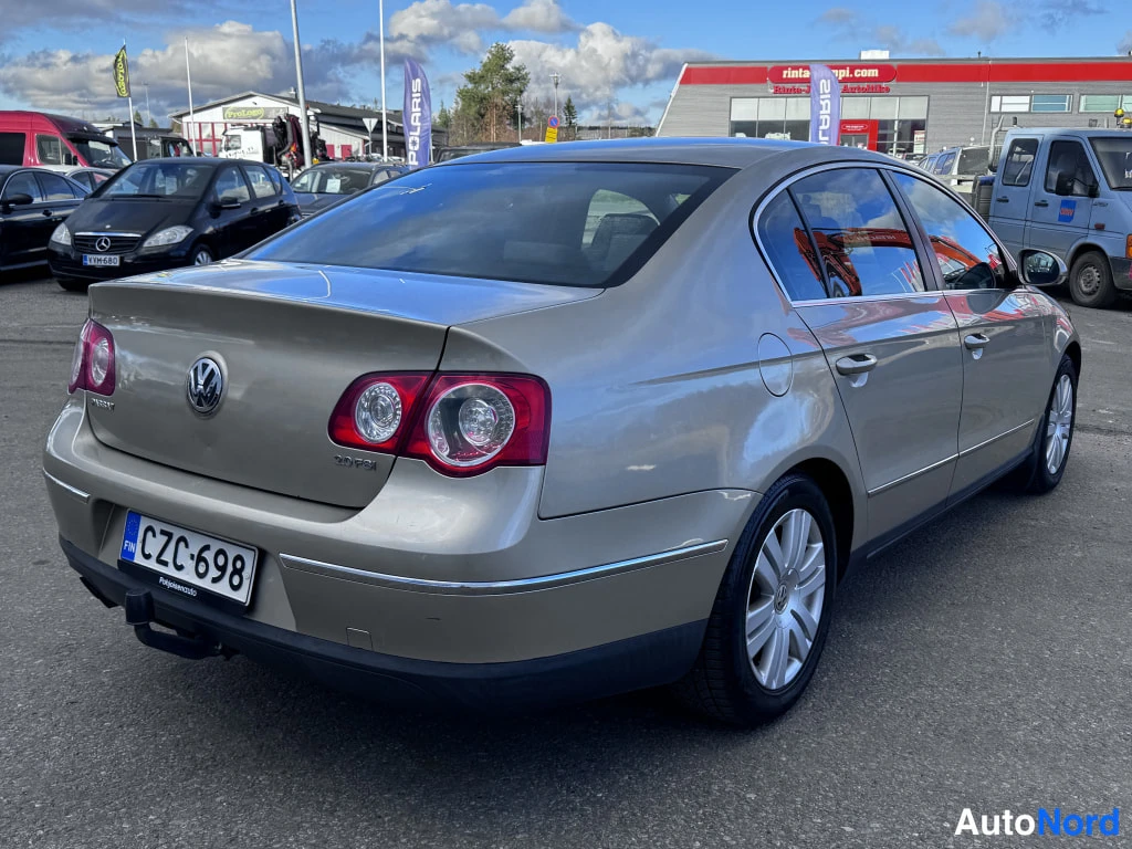 Beige Volkswagen Passat 2006, takaviisto, kuva 4