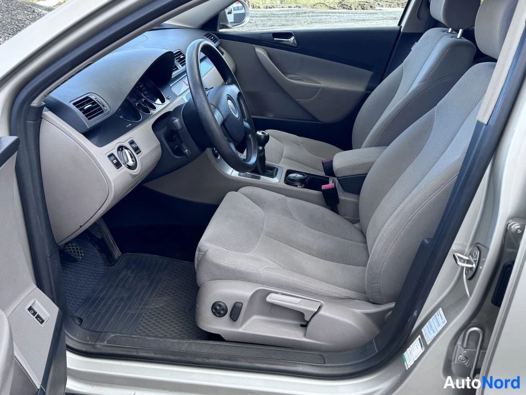 Beige Volkswagen Passat 2006, etuistuimet, kuva 8