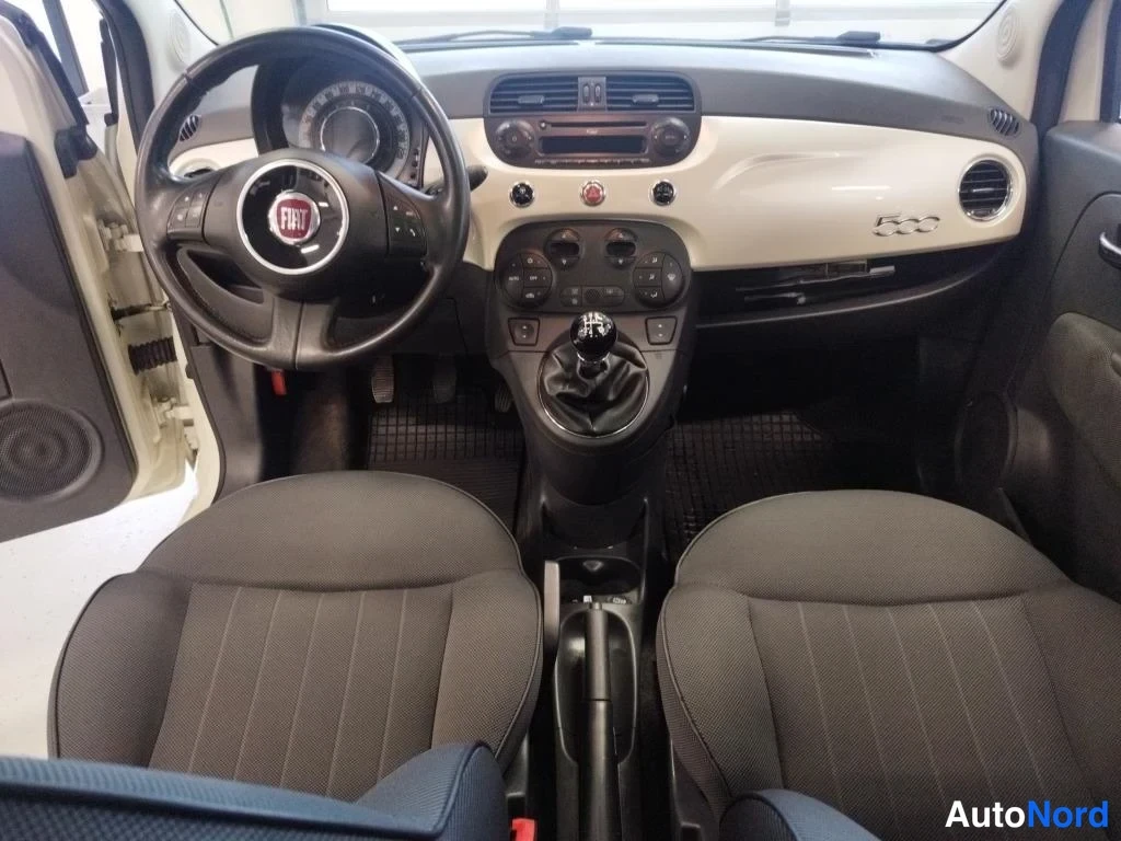 Valkoinen Fiat 500 2013, ohjaamo, kuva 7