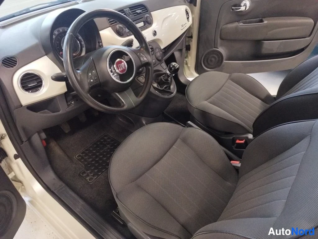 Valkoinen Fiat 500 2013, etuistuimet, kuva 11