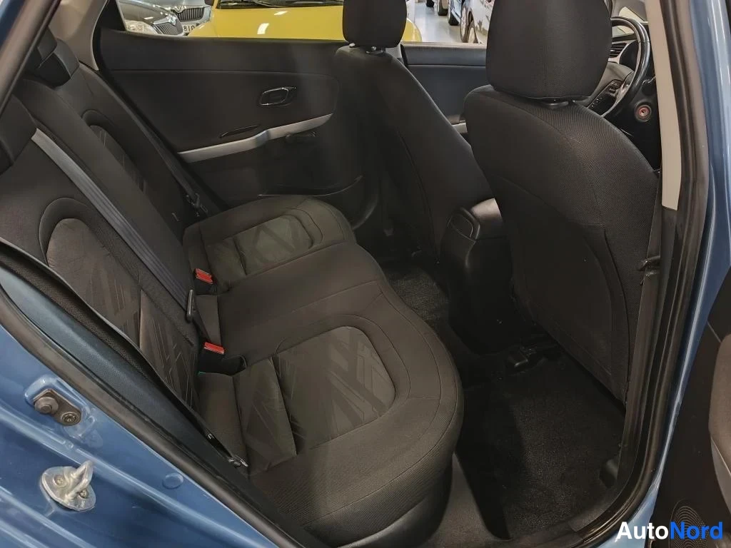 Sininen Kia Ceed 2013, takaistuimet, kuva 7