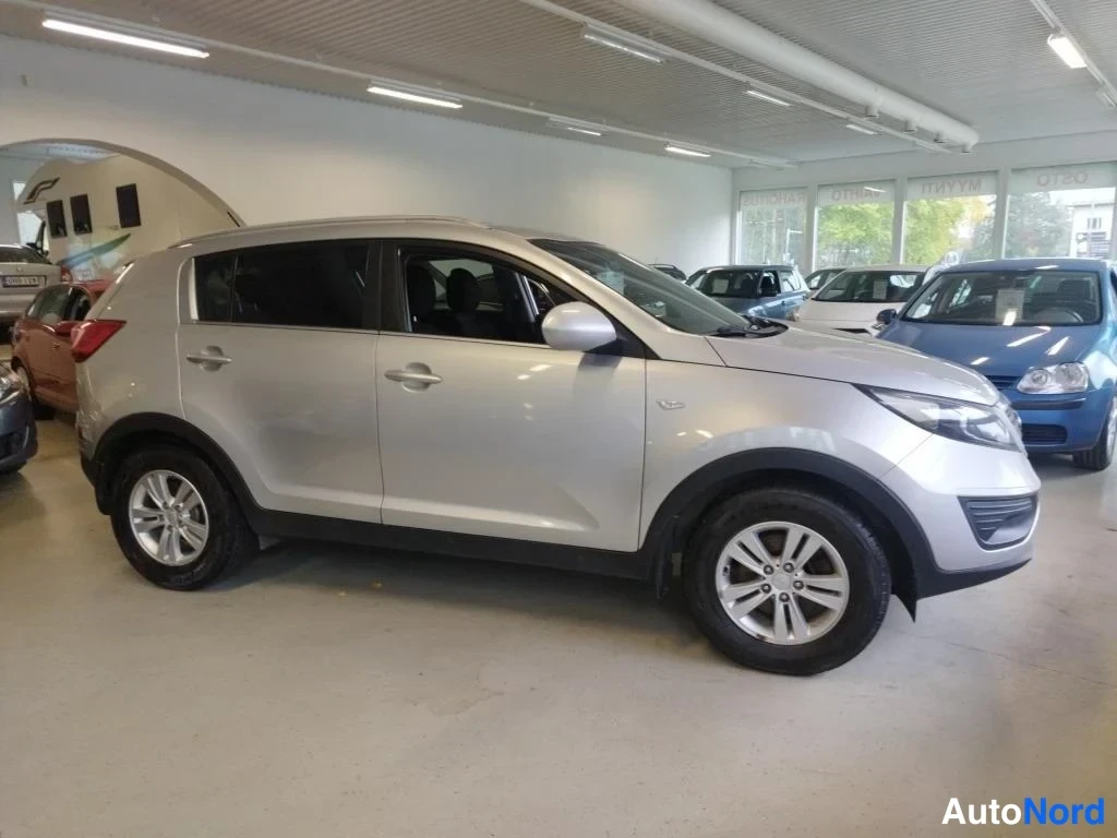 Hopea Kia Sportage 2013, etuviisto, keula oikealle, kuva 2