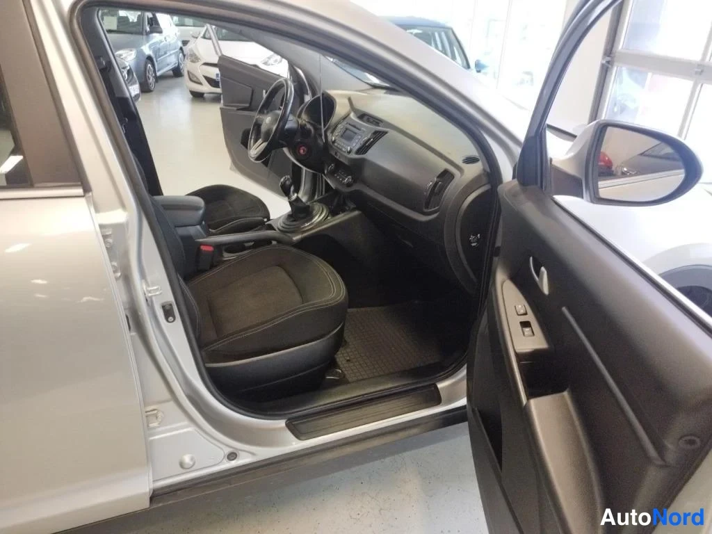 Hopea Kia Sportage 2013, ohjaamo, kuva 10