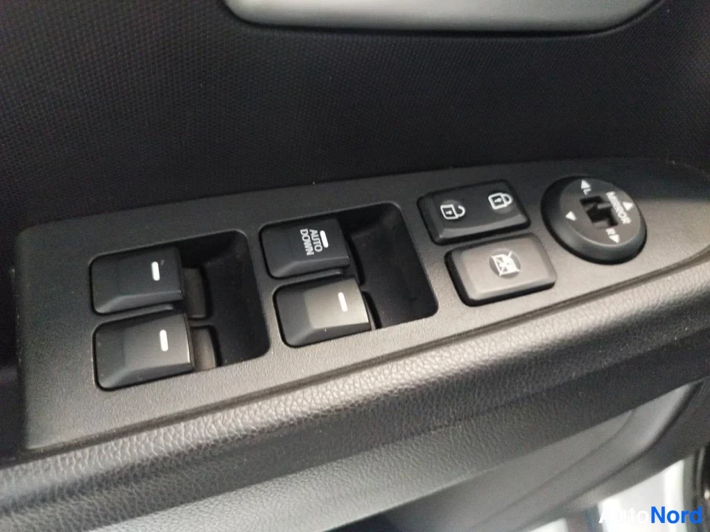 Hopea Kia Sportage 2013, yksityiskohta, kuva 17