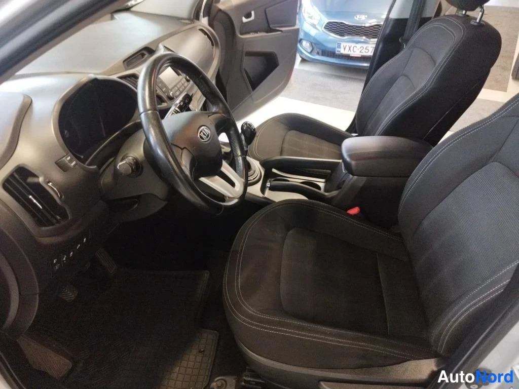 Hopea Kia Sportage 2013, ohjaamo, kuva 6
