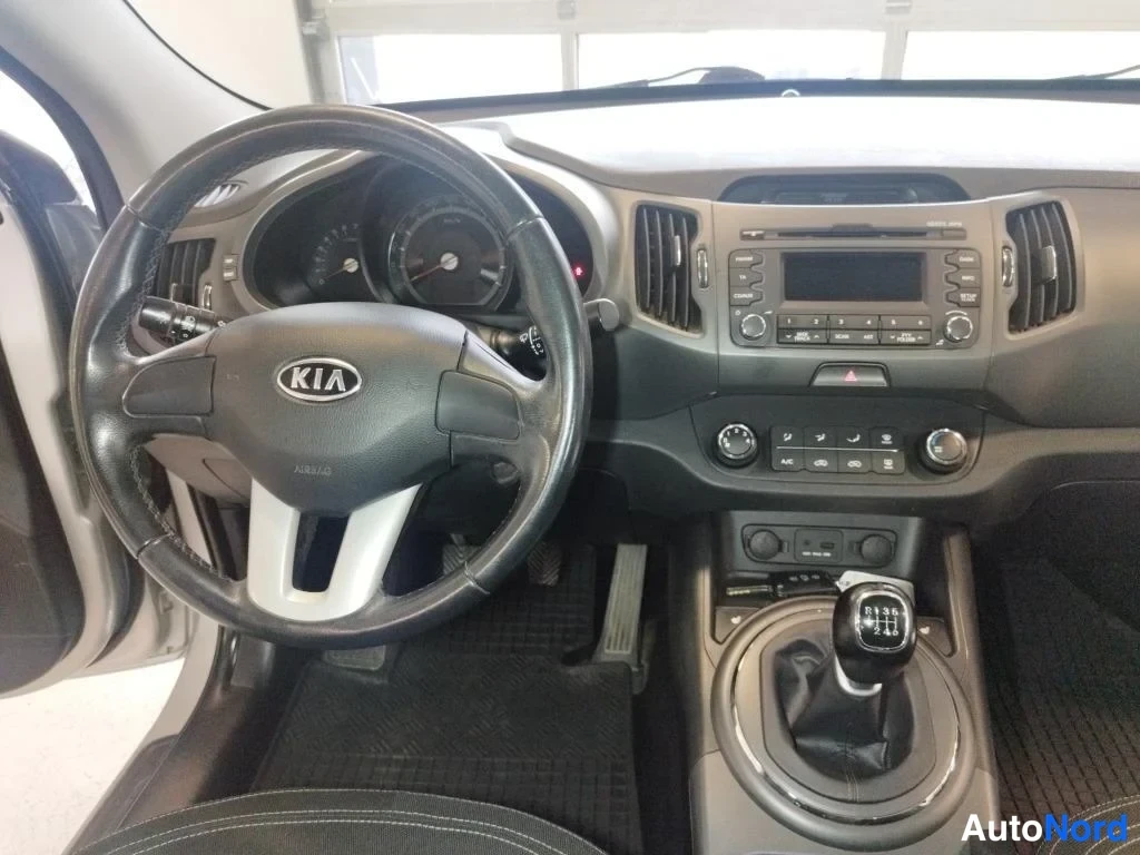 Hopea Kia Sportage 2013, ohjaamo, kuva 8