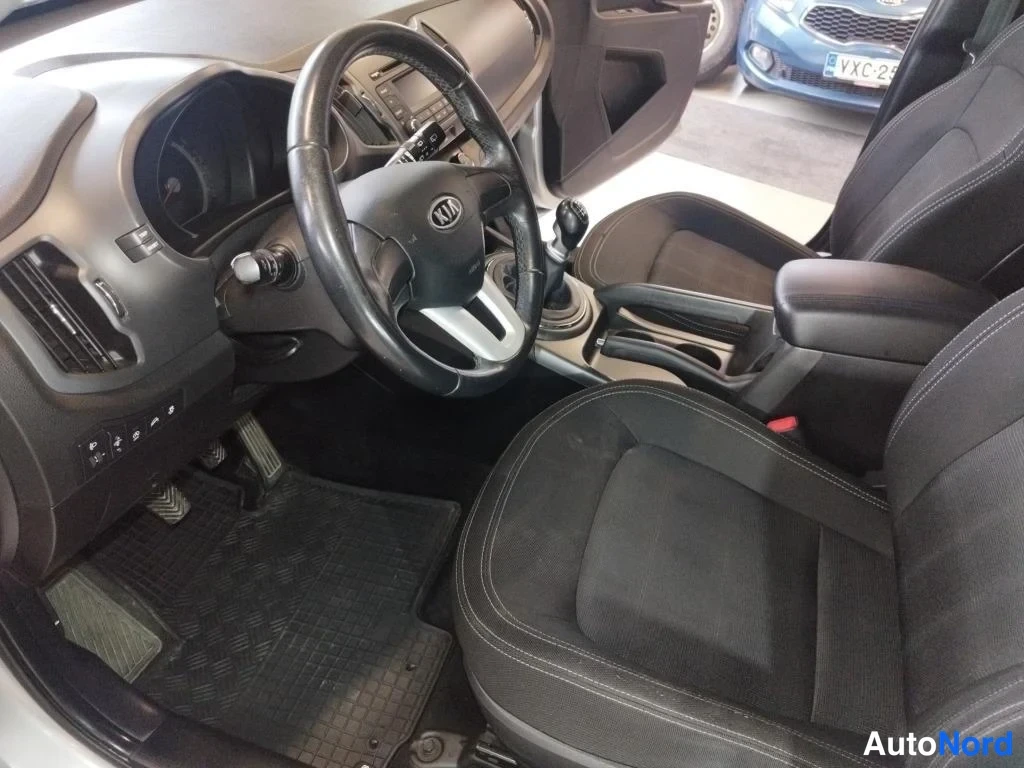 Hopea Kia Sportage 2013, ohjaamo, kuva 9
