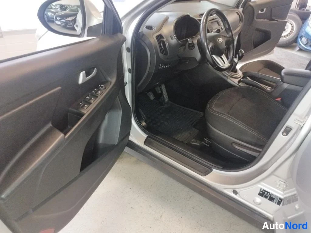 Hopea Kia Sportage 2013, ohjaamo, kuva 13