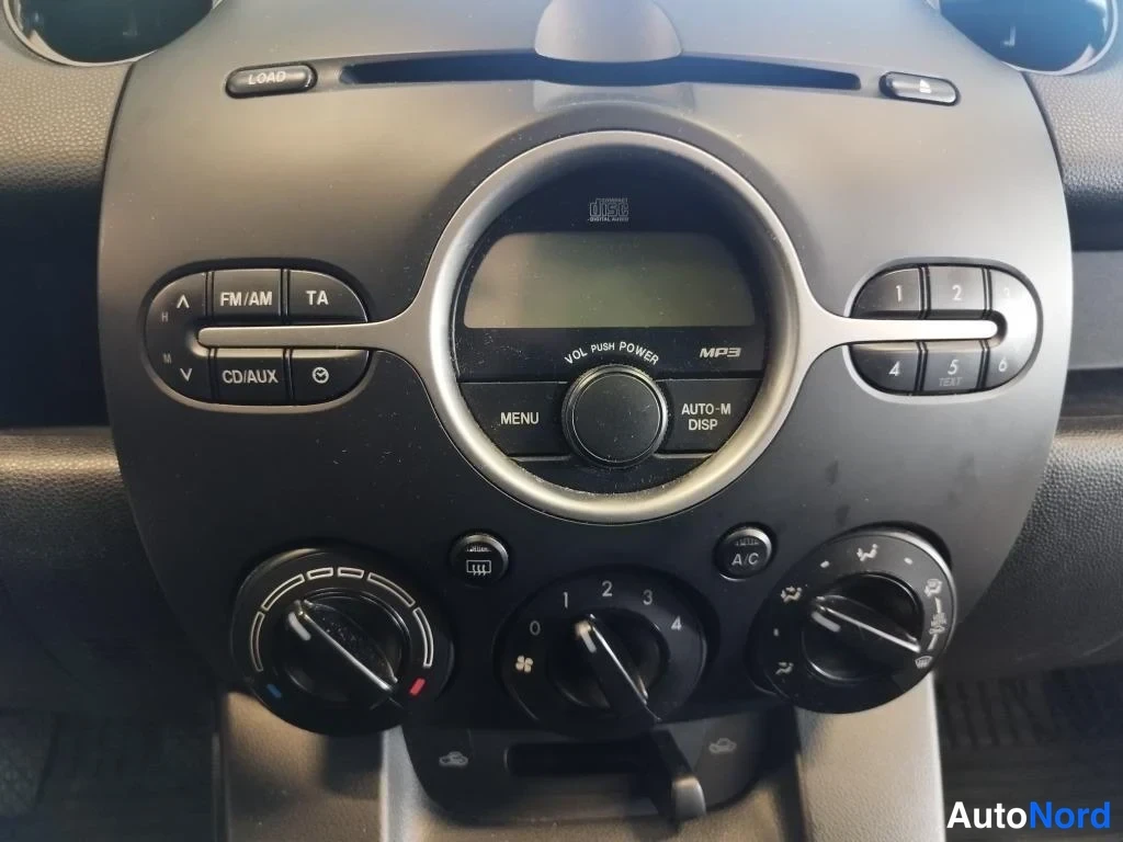 Harmaa Mazda 2 2008, yksityiskohta, kuva 19