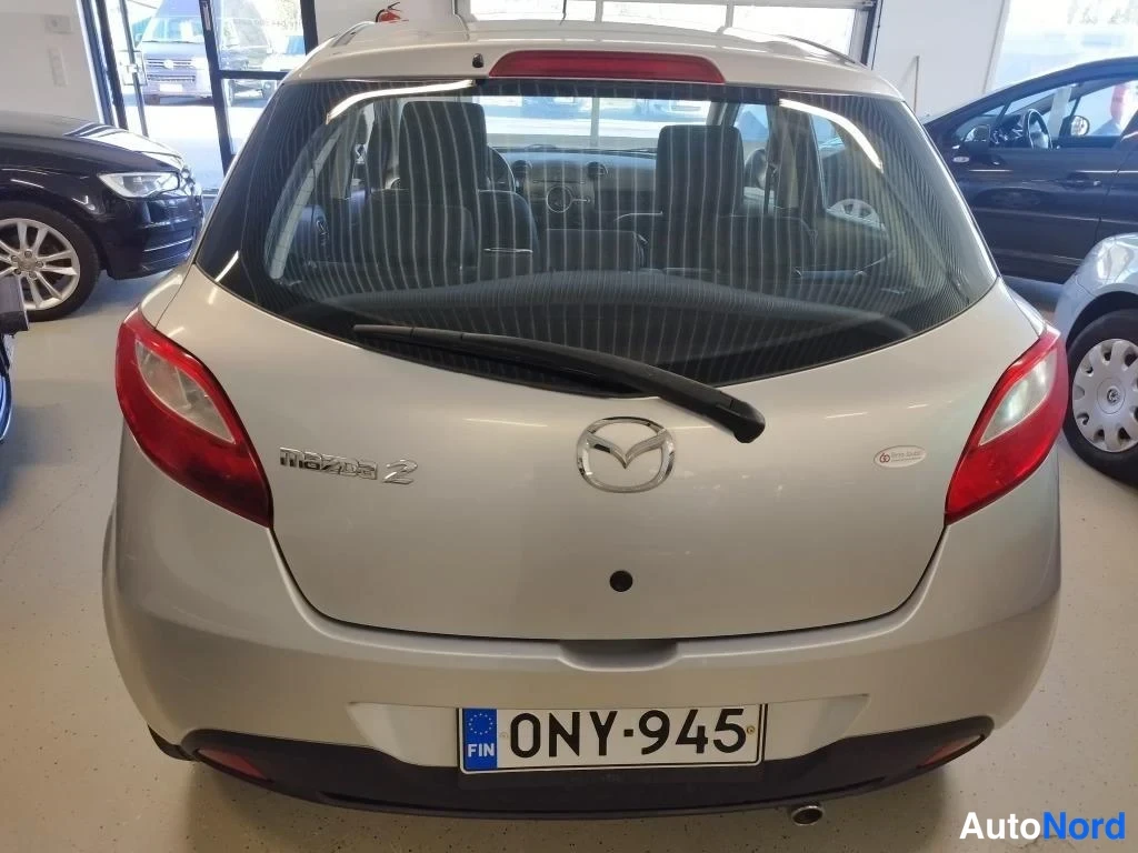 Harmaa Mazda 2 2008, takaa, kuva 10