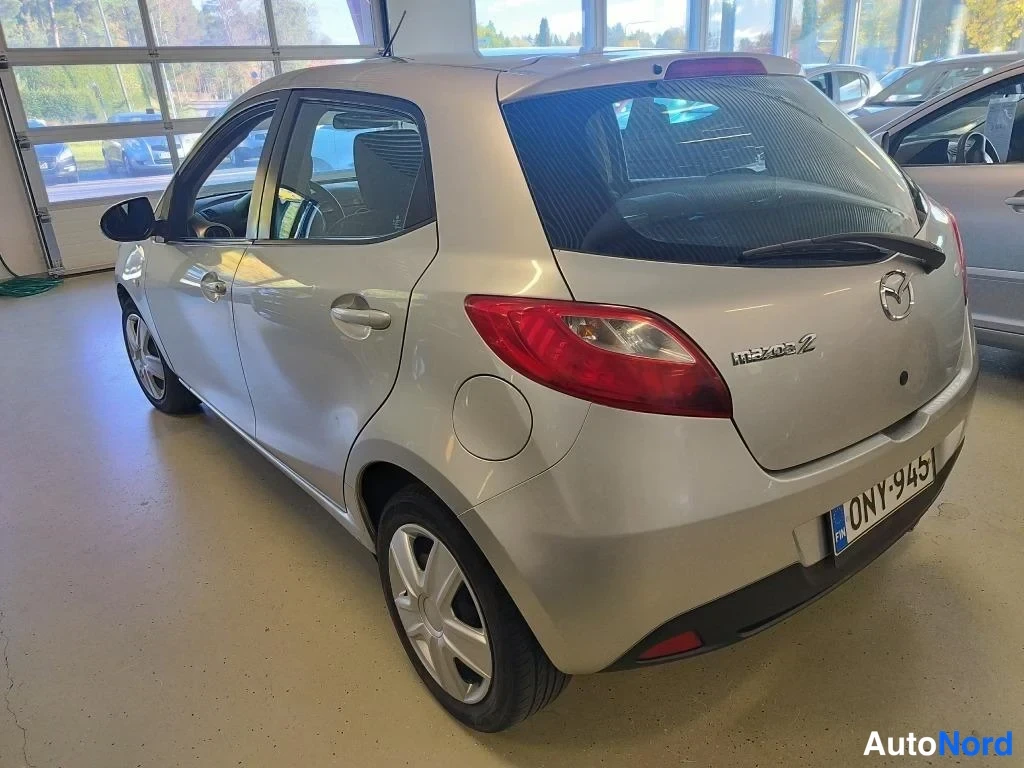 Harmaa Mazda 2 2008, takaviisto, kuva 8