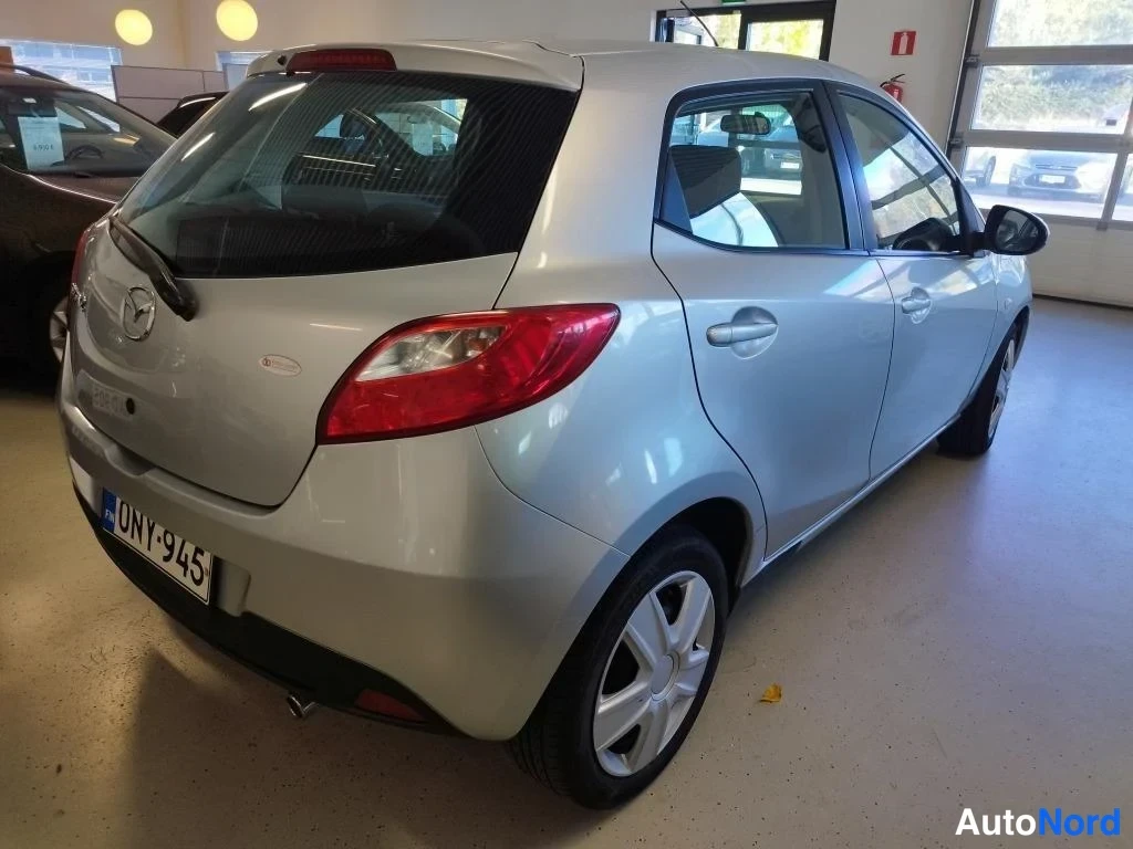 Harmaa Mazda 2 2008, takaviisto, kuva 9