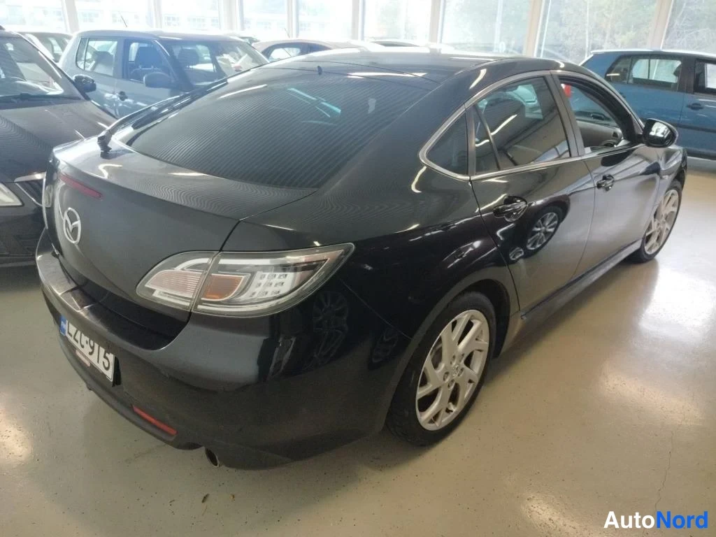 Musta Mazda 6 2010, takaviisto, kuva 5