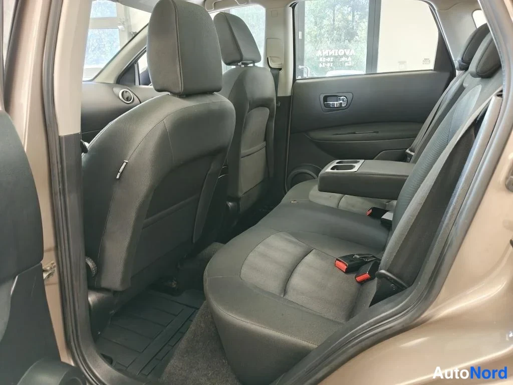 Beige Nissan Qashqai 2011, takaistuimet, kuva 7