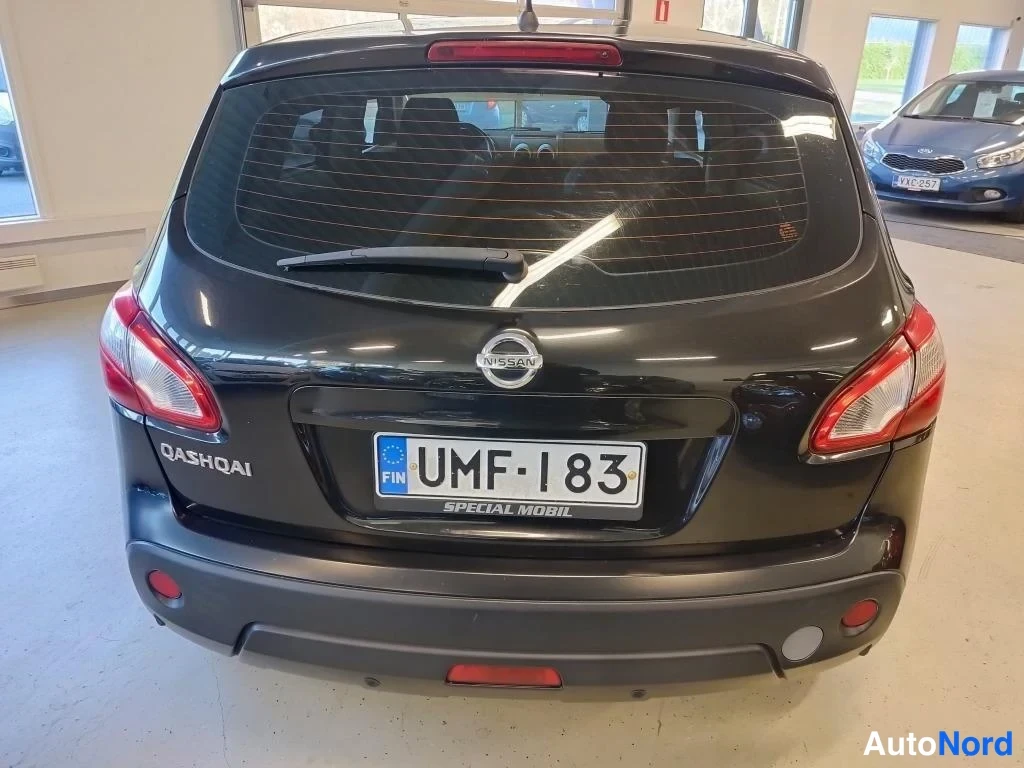 Musta Nissan Qashqai 2010, takaa, kuva 5