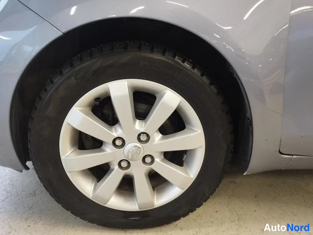 Sininen Toyota Yaris 2011, yksityiskohta, kuva 12
