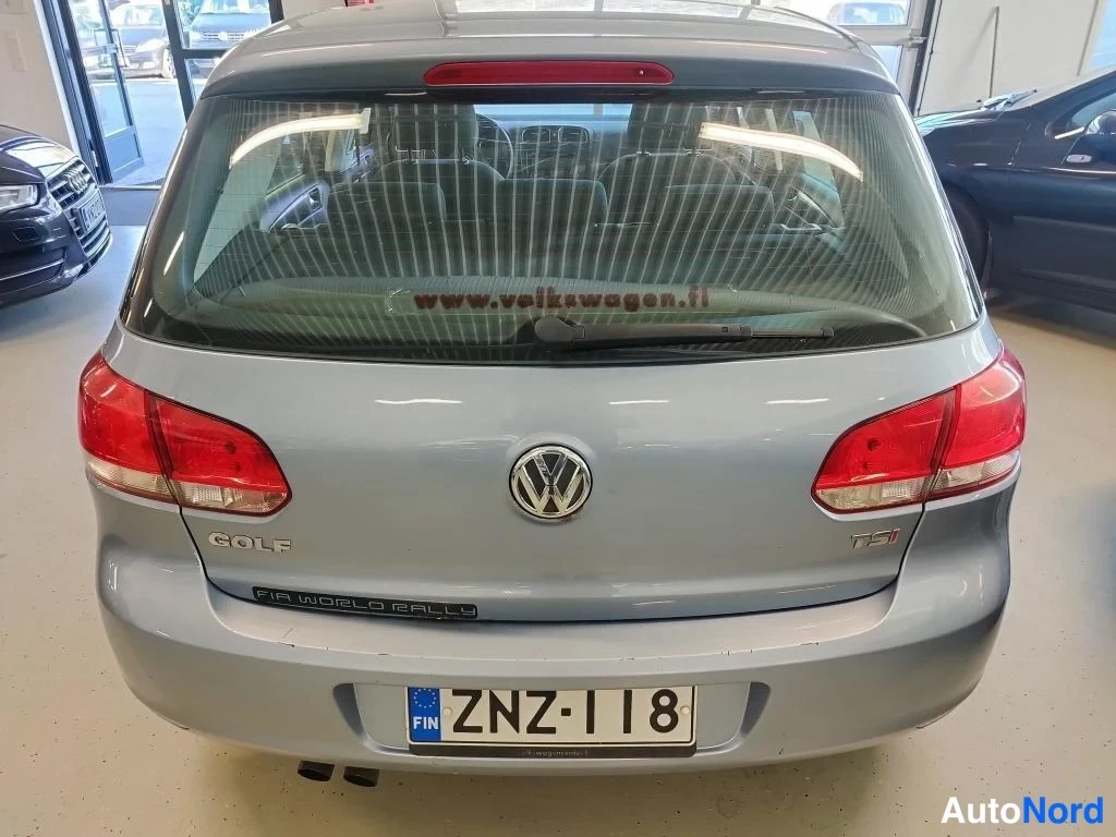 Sininen Volkswagen Golf 2011, takaa, kuva 8