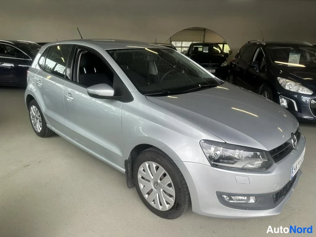 Hopea Volkswagen Polo 2009, etuviisto, keula oikealle, kuva 2