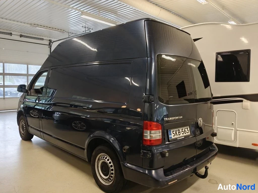 Sininen Volkswagen Transporter 2010, takaviisto, kuva 3