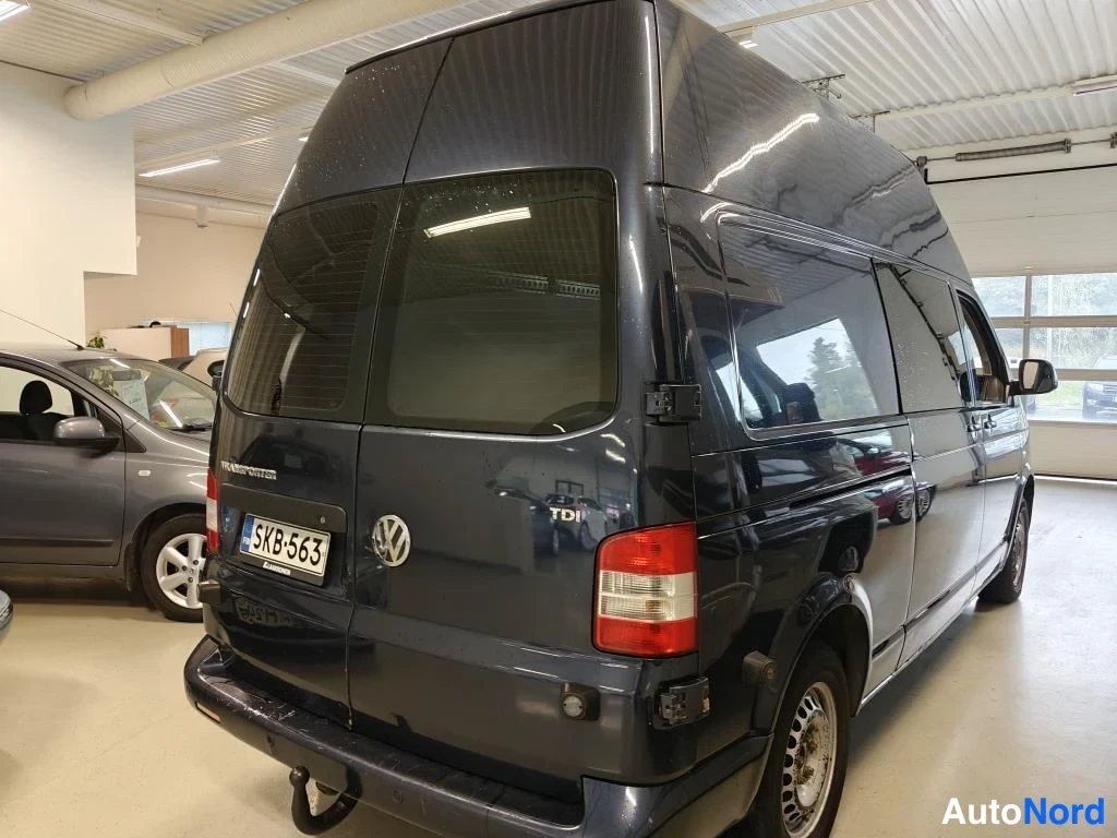 Sininen Volkswagen Transporter 2010, takaviisto, kuva 4