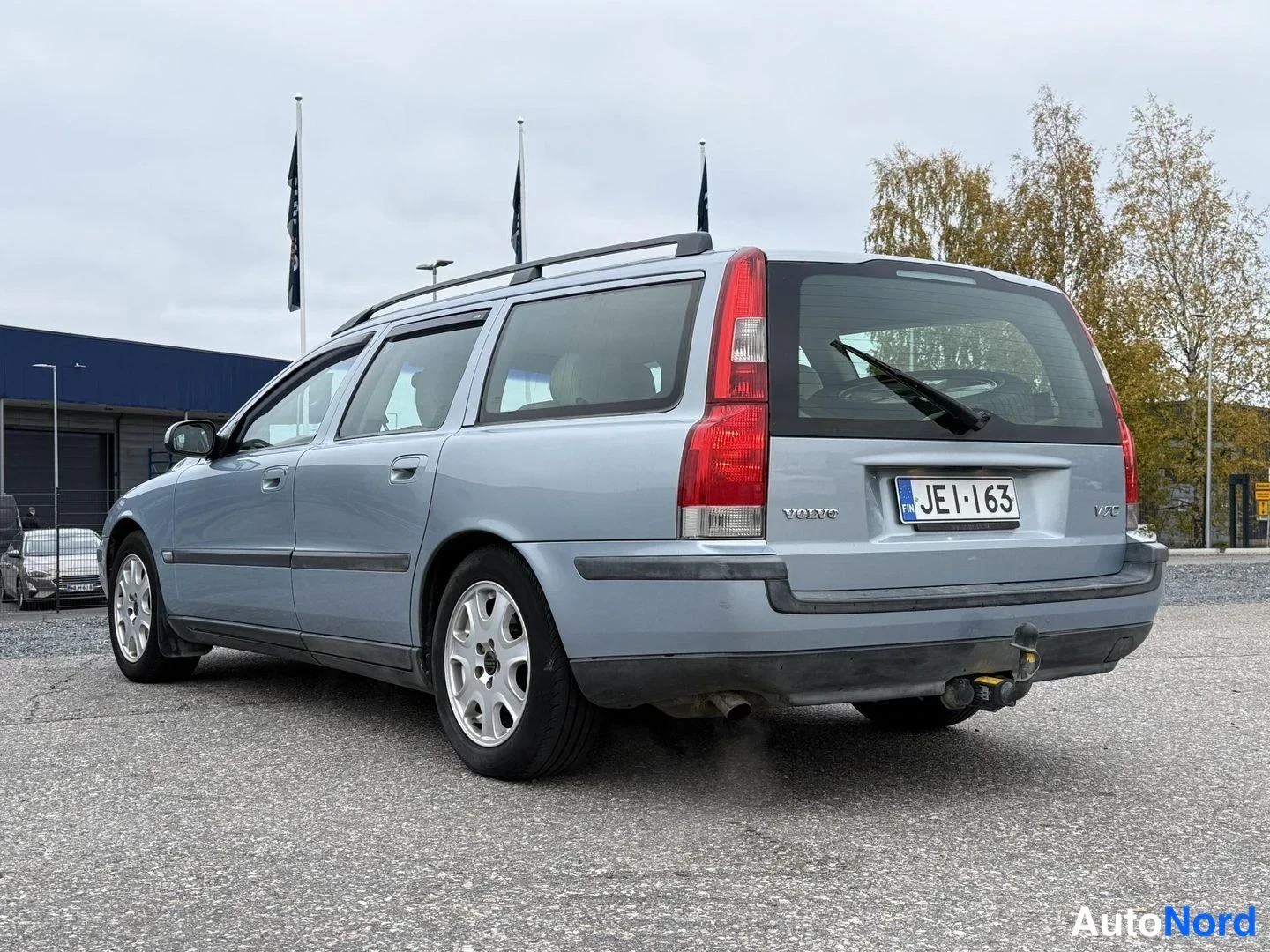Sininen Volvo V70 2000, takaviisto, kuva 3