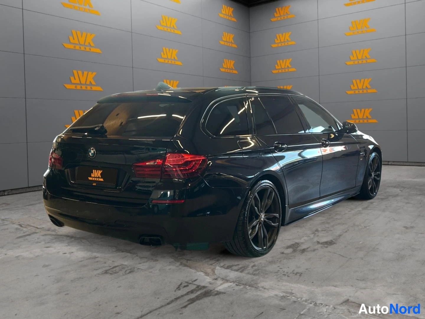 Musta BMW 535d xDrive 2014, takaviisto, kuva 5