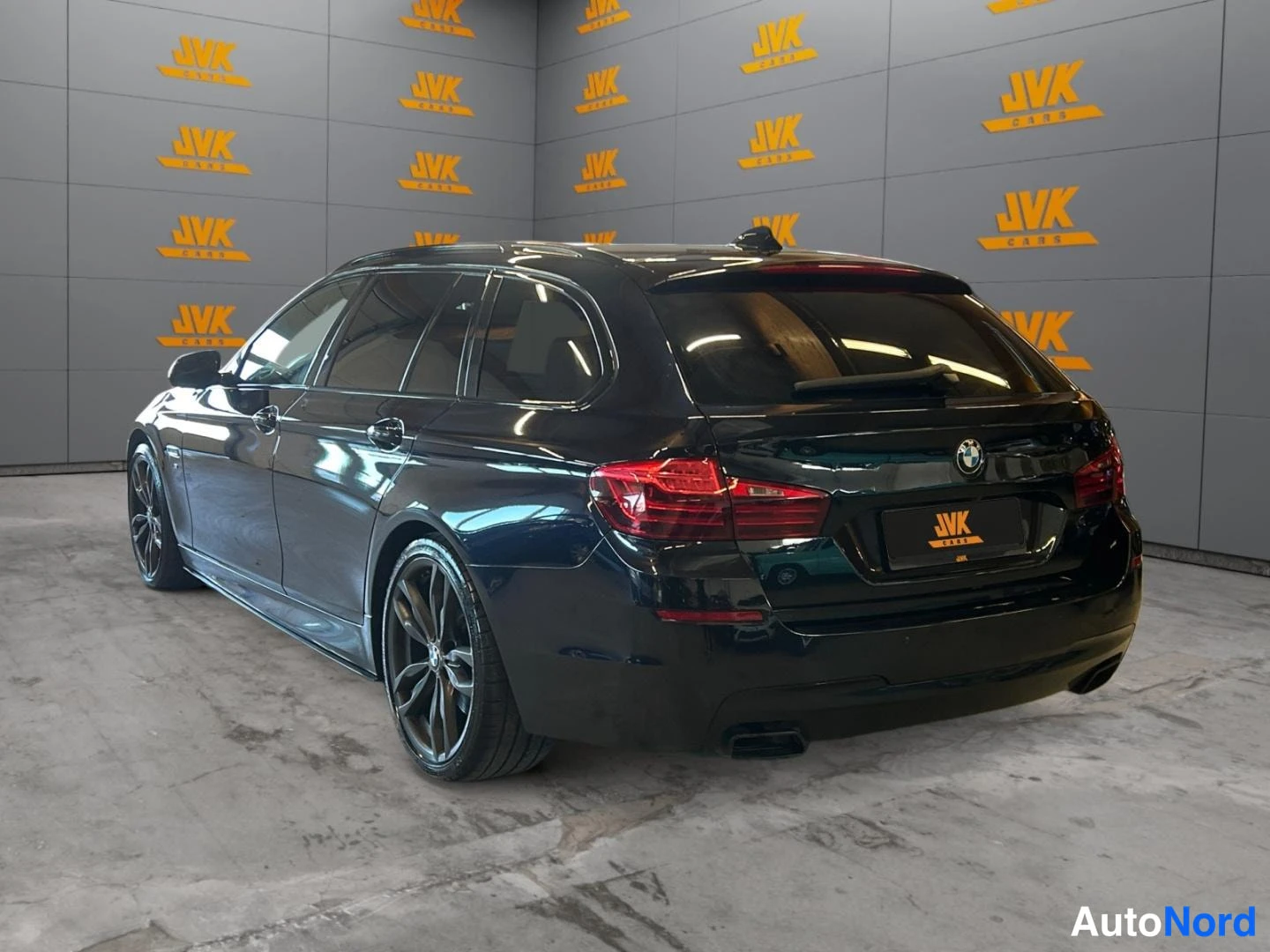 Musta BMW 535d xDrive 2014, takaviisto, kuva 6
