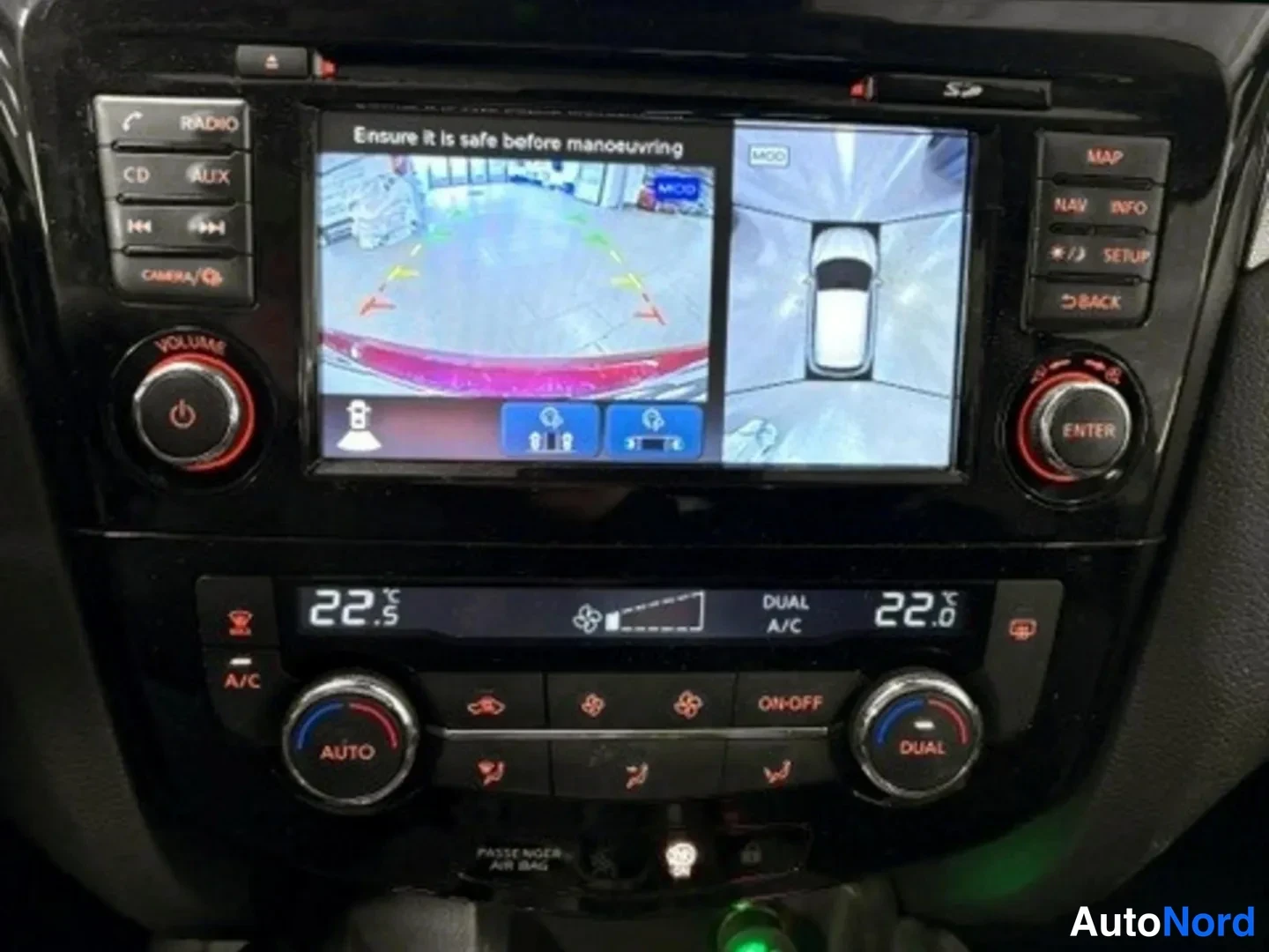 Red Nissan Qashqai 2018, cockpit, photo 6