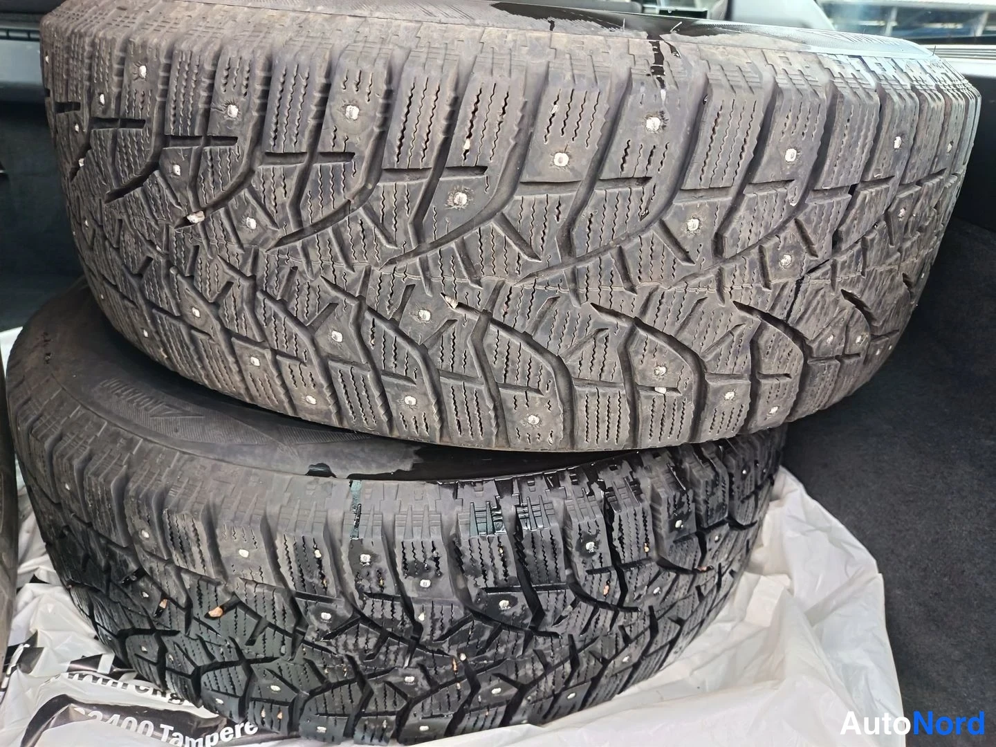 Harmaa Volvo V70 2010, yksityiskohta, kuva 22