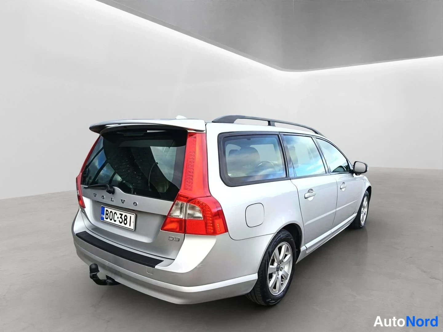 Harmaa Volvo V70 2010, takaviisto, kuva 8