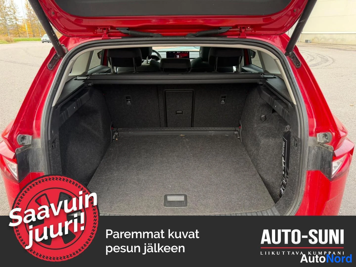 Punainen Skoda Enyaq 2023, tavaratila, kuva 9