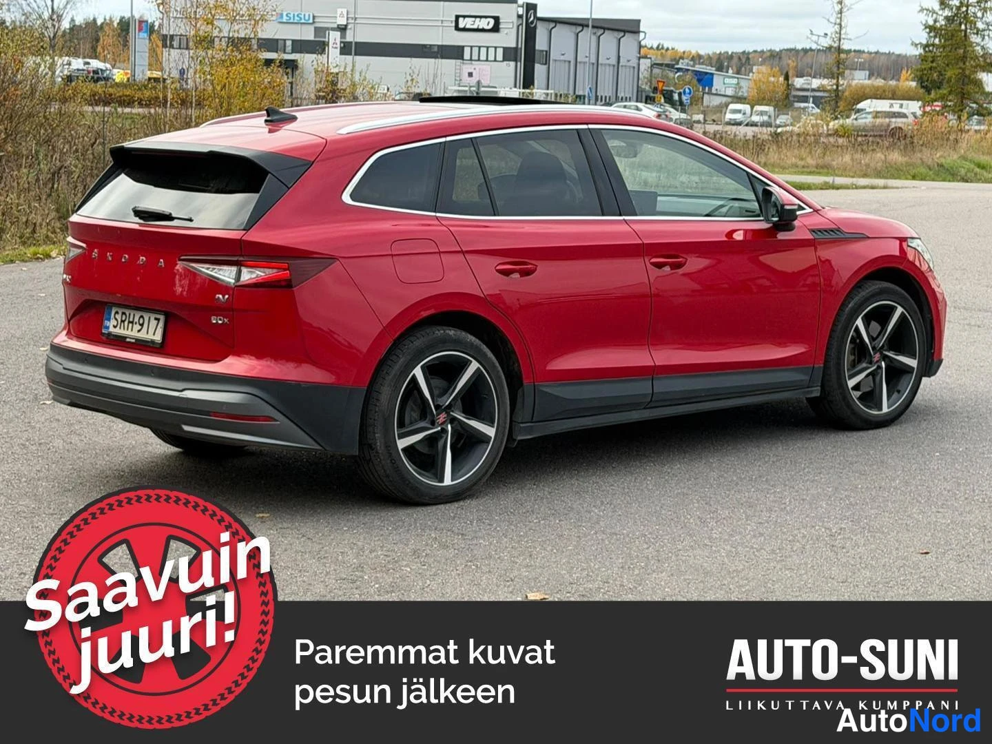 Punainen Skoda Enyaq 2023, takaviisto, kuva 5