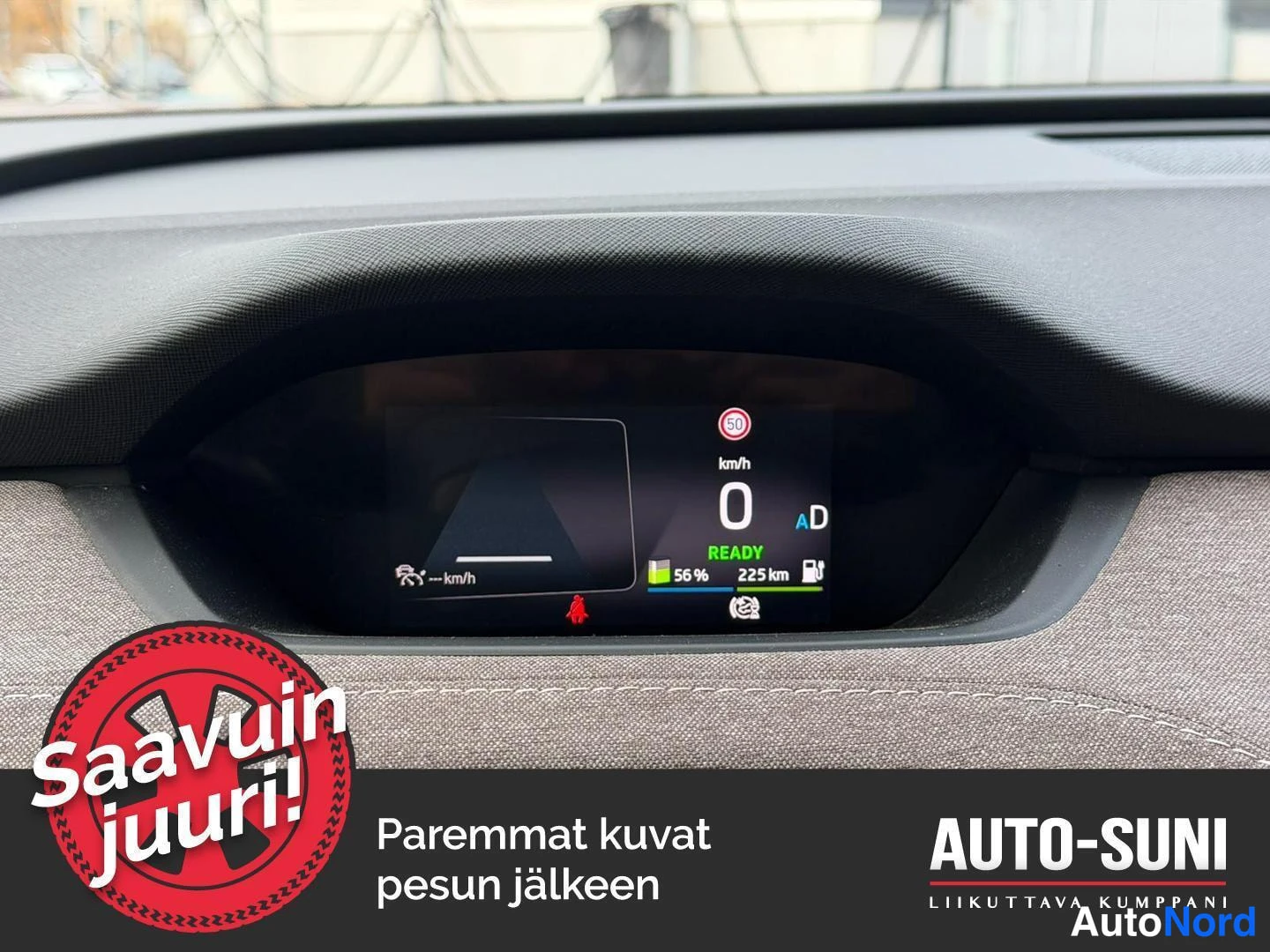 Punainen Skoda Enyaq 2023, yksityiskohta, kuva 10