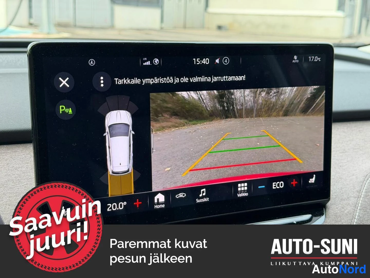 Punainen Skoda Enyaq 2023, yksityiskohta, kuva 12
